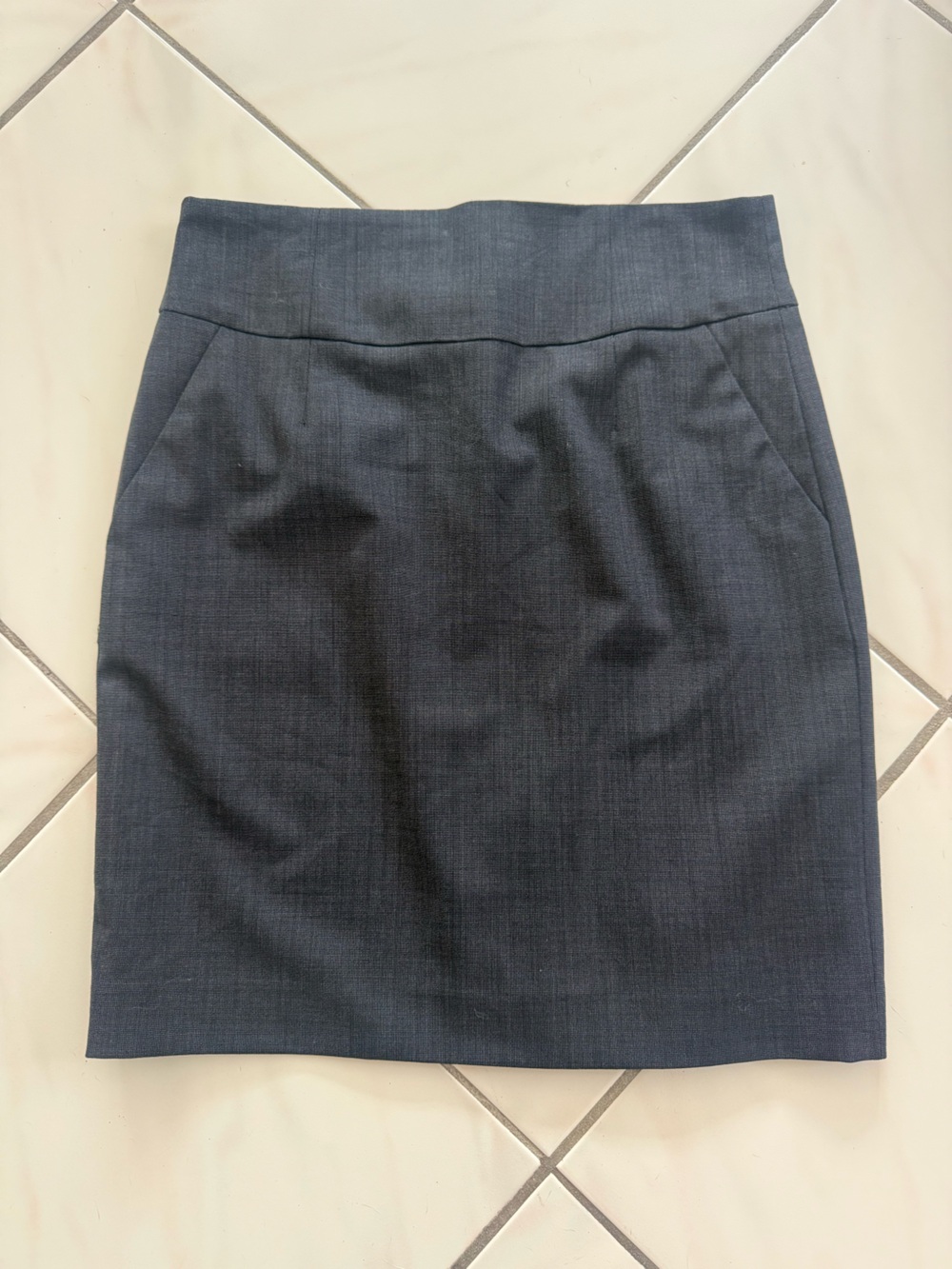 Banana Republic Pencil Skirt in Gray Size 2P Wool Blend